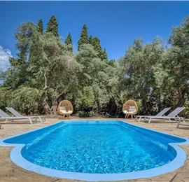 4 bedroom villa with pool by the sea, near Corfu town, sleeps 8